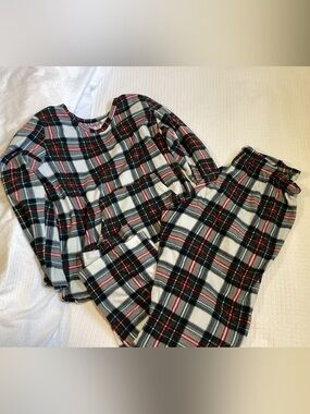La Vie En Rose Plaid Pajama Set - White, Green & Red